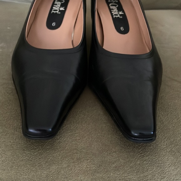 Classic and beautiful leather shoes CAPRICE, size 9M, made in Germany - Picture 7 of 13
